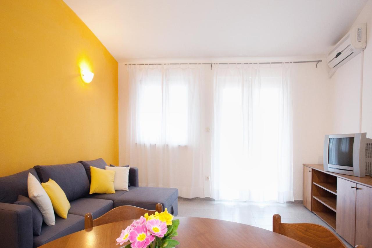 Apartments By The Sea Rastici, Ciovo - 2104 โตรกีร์ ภายนอก รูปภาพ
